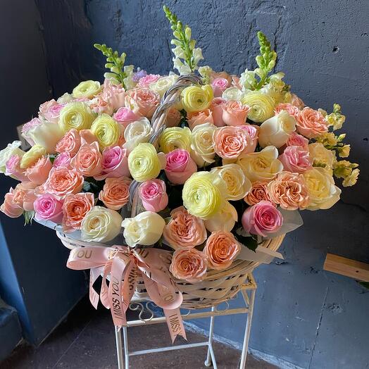 Cesta de rosas