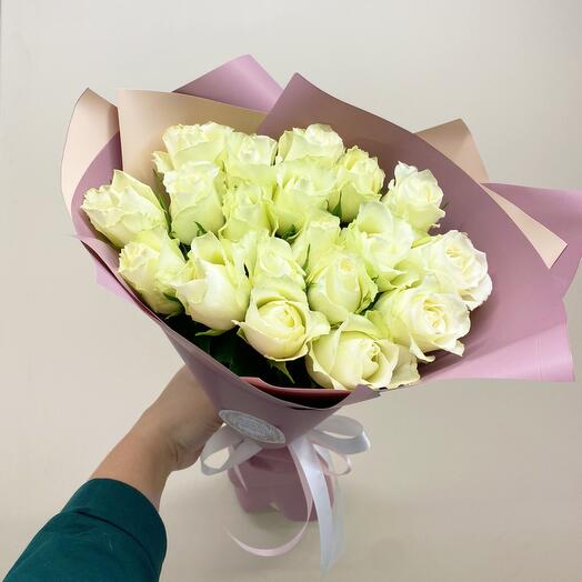 Bouquet of white roses (19 pieces)