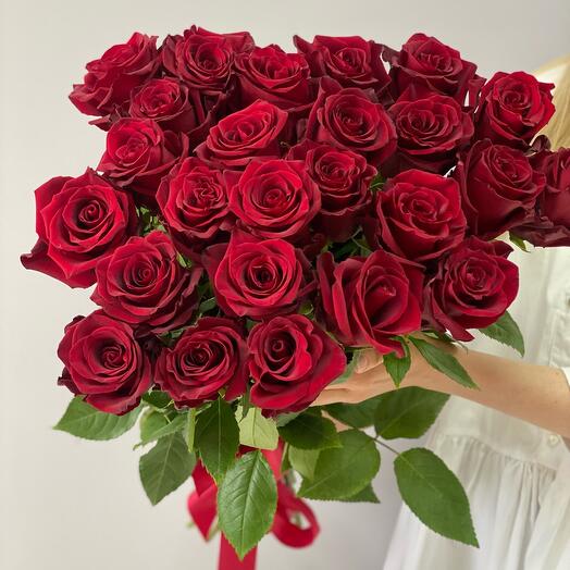 25 rosas rojas Explorer (Ecuador )