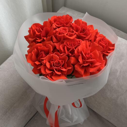 Букет алых роз 9 шт