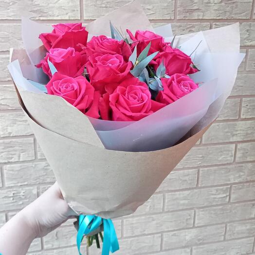 9 rosas carmesí