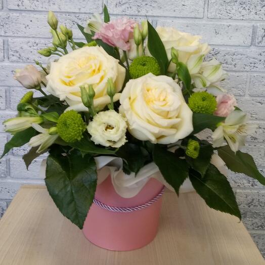 Composición con rosa peonía, eustoma y alstroieria en Caja