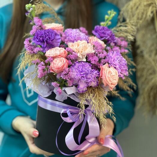 Шляпная коробка «Ночной сад💜 🖤» с кустовой пионовидной розой