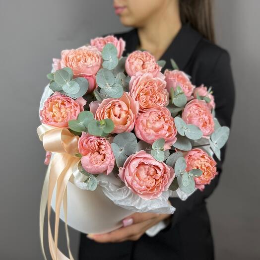 Композиция 2 из кустовых пионовидных роз Джульетта