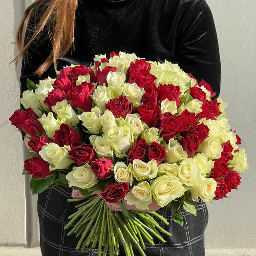 Букет роз Атена и Мадам Рэд 40 см (101 шт)