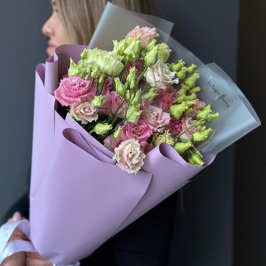 Большой букет розовых лизиантусов (9) в авторской упаковке💐