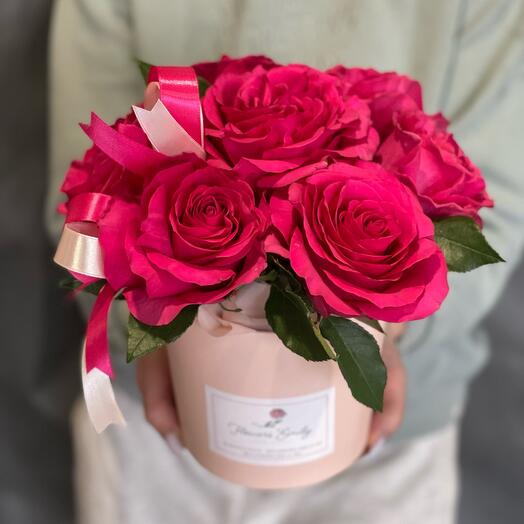 Flowers in a box pink roses 7 pcs