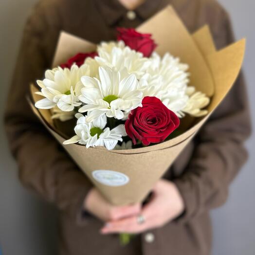 Ramo con rosas y crisantemo