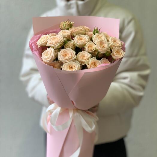 Нежные кустовые розы
