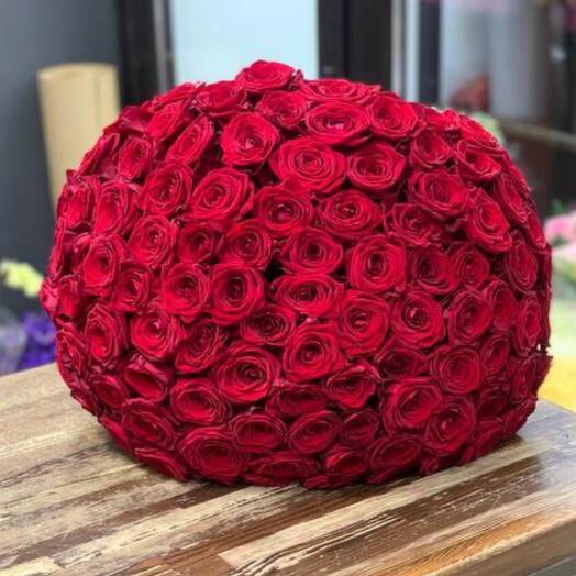 101 burgundy Roses