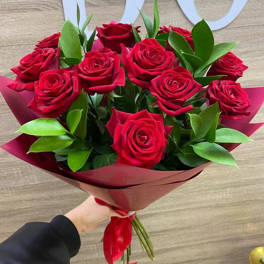 Bouquet of Red roses in a package
