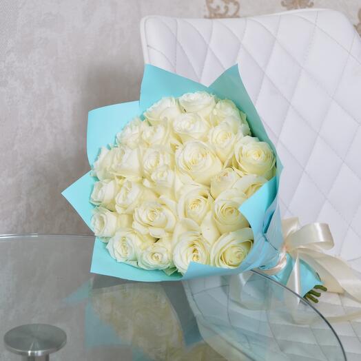 25 White Roses