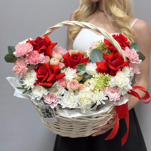 Корзина с цветами