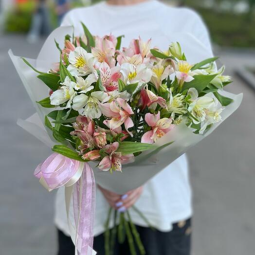 Alstroemeria in matte packaging