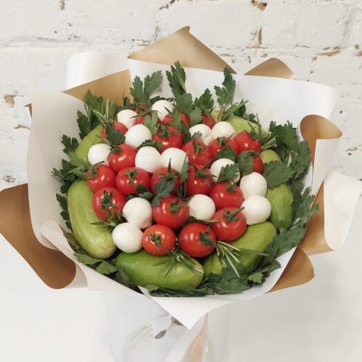 Овощной букет с сыром