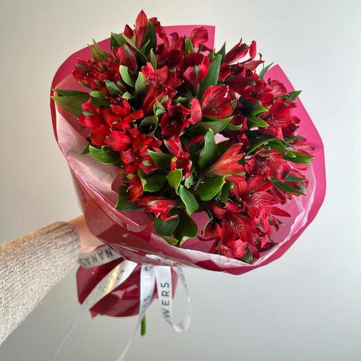 Монобукет из малиновых альстромерий