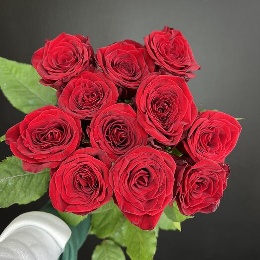 Ramo de 11 rosas rojas red Naomi
