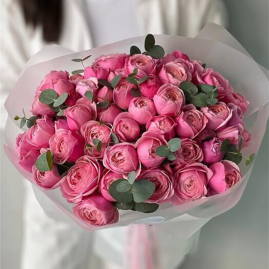 Bouquet of pink bush roses 25 pieces
