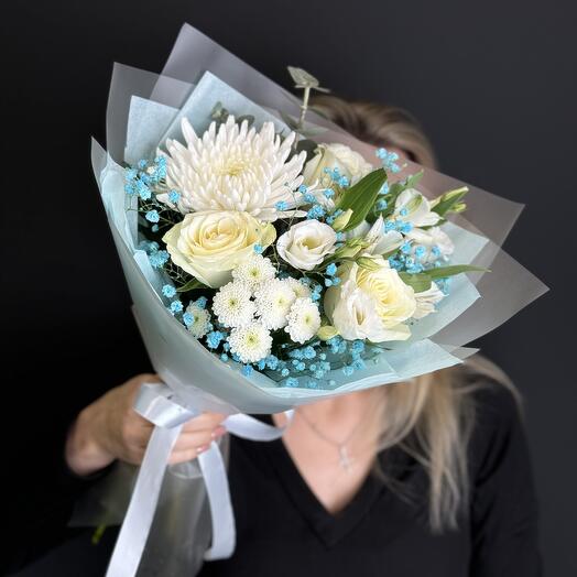 Букет из роз , альстромерии , эустомы