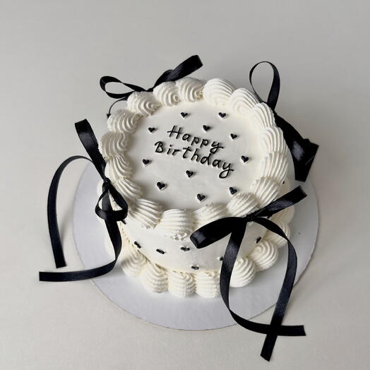 Lambeth-style bento with bows black and white