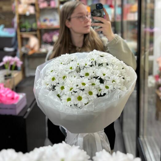 Букет из ромашковых хризантем