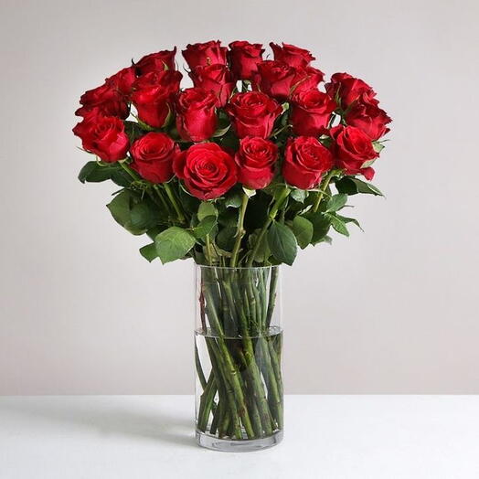 Valentines Day Red Roses in Vase