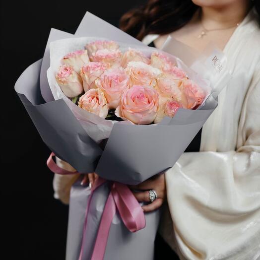 Букет из 15 роз сорта esperance