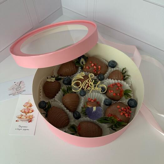 Strawberries in milk chocolate Maxi