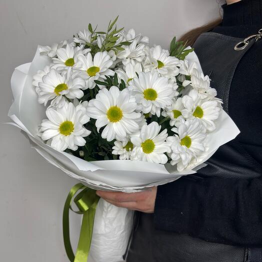 Букет из 5 белых хризантем