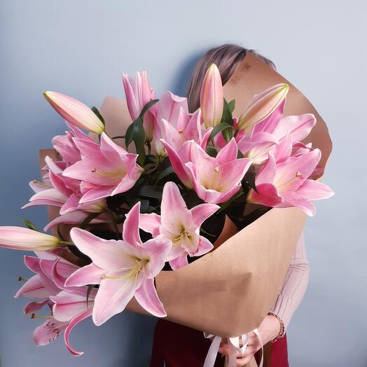 3 розовые крупные лилии в крафте💗