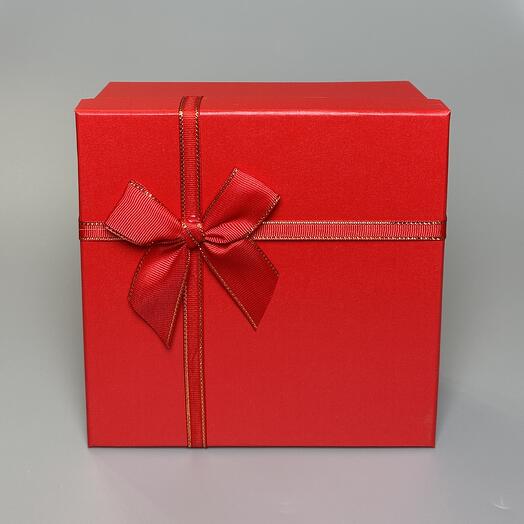 Коробка для подарка Red Square Medium 17*8 см ручной работы 1 шт