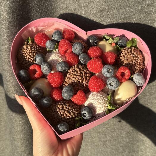 Клубника в шоколаде мини сердце