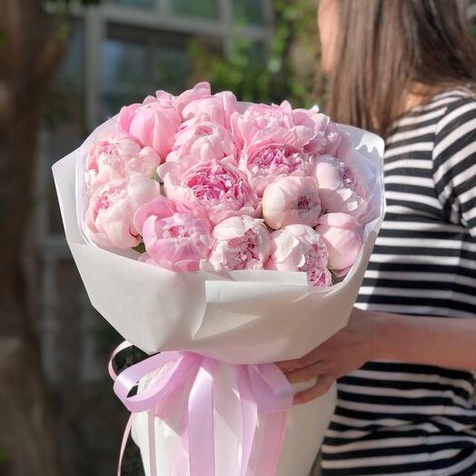 Пионы Сара Бернар нежный букет L