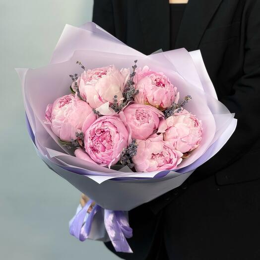 Bouquet 51 с пионами Сара и лавандой