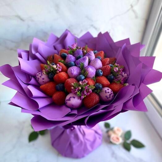 Букет из клубники Сирень S