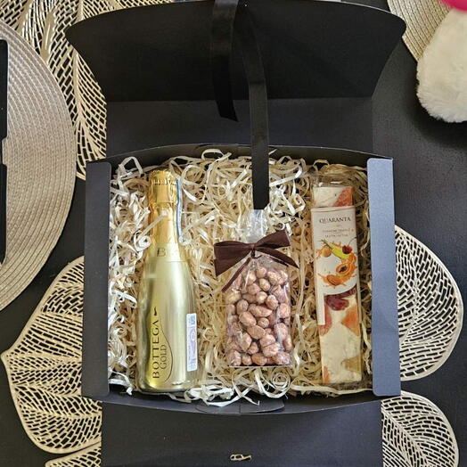 Qara hədiyyə dəsti