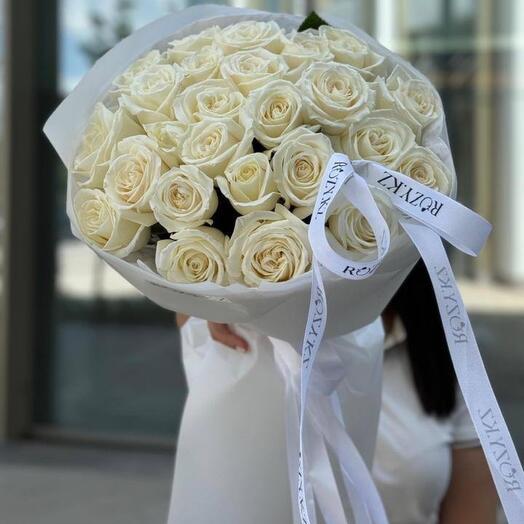 Монобукет из 25 белых роз