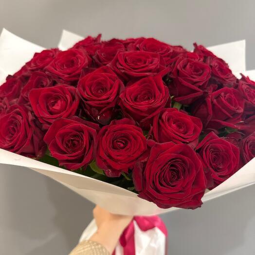 Роза красная из 55 штук