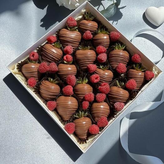 Клубника в шоколаде 16 шт