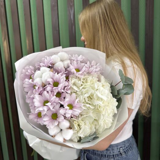 Букет из сиреневых хризантем , белой гортензии и воздушного хлопка lavender story💜