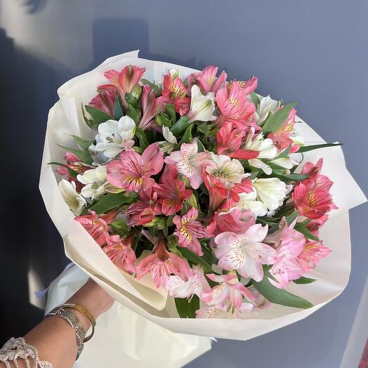 Букет альстромерии