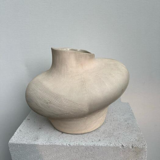 Ceramic vase M