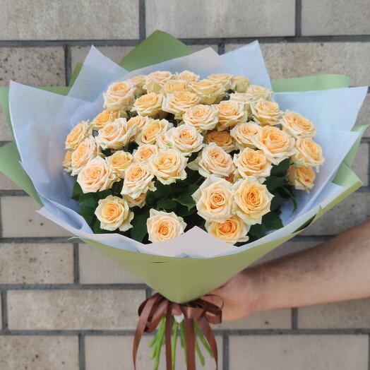 Роза кустовая в букете🤗