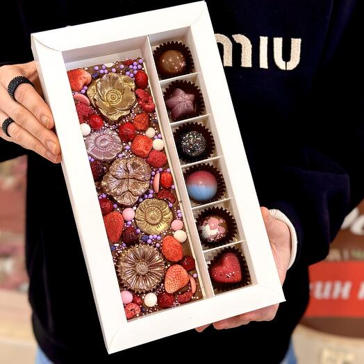 Корпусные конфеты 6 шт и шоколадная плитка 200 грамм (Женская) 3