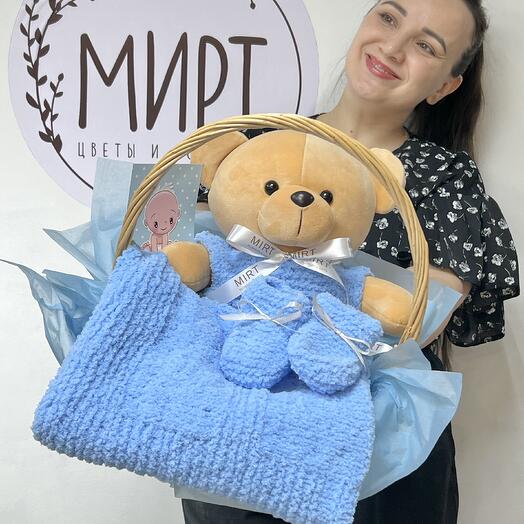 Подарочный набор для новорождённого мальчика 🩵в плетеной корзине