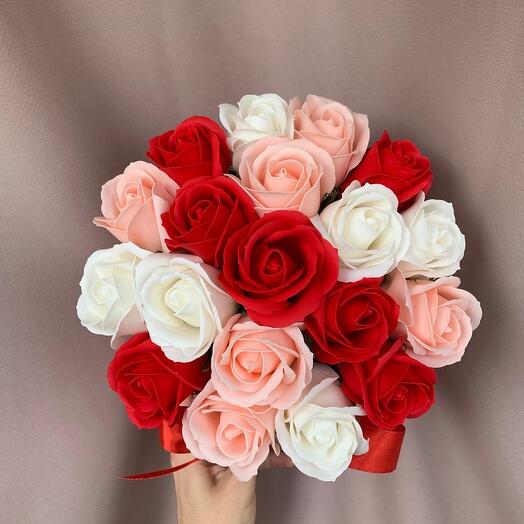 Букет из мыла красный