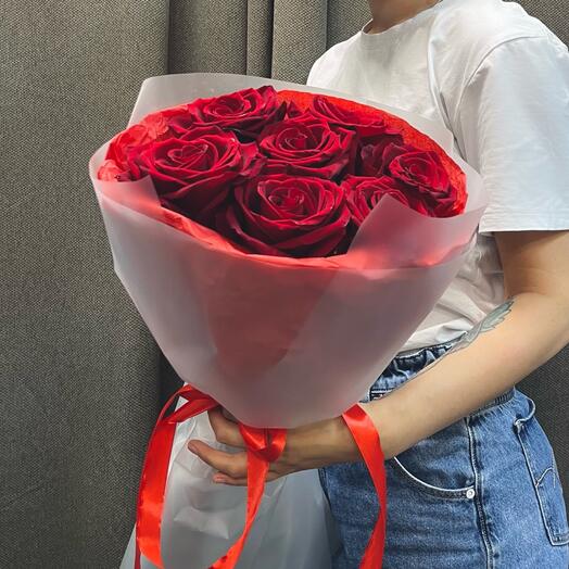 Монобукет из 7 Бордовых Роз Эксплоер