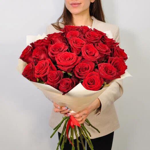 Красные (бордовые) Розы Эквадор, 25 роз, высота 80 см
