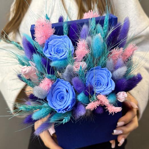 Композиция из стабилизированных Роз «Ариэль»