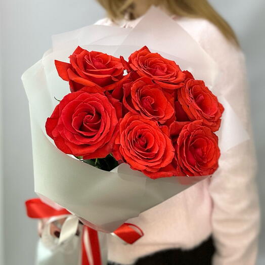 Моно из 7 алых роз